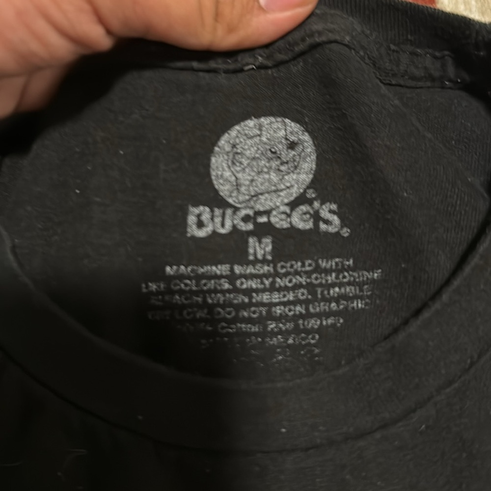 Buc-ees shirt - Picture 3 of 3